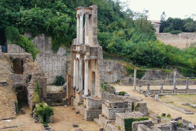 The Eagle’s Edge: Deciphering Ancient Roman Military Tactics